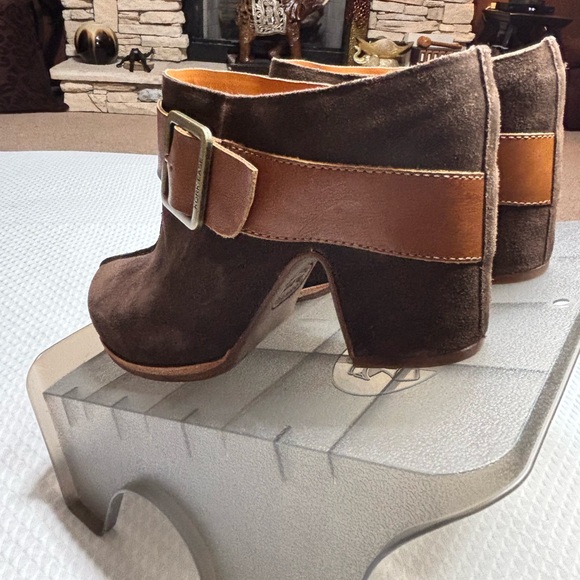 Kork-Ease Brown Tan Mules with Chunky Heel - Picture 7 of 12